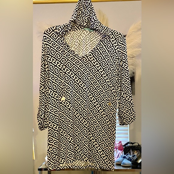 Beach Candie Tops - Beach Candie Black & White Geometric Hooded Tunic Top - Size Large - EUC!